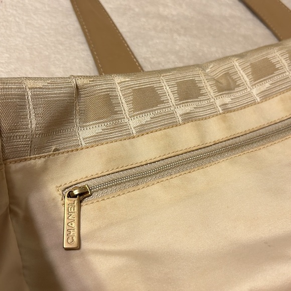 Authentic CHANEL Interlocking CC Logo Beige Travel Tote Line Leather Strap - Picture 10 of 13